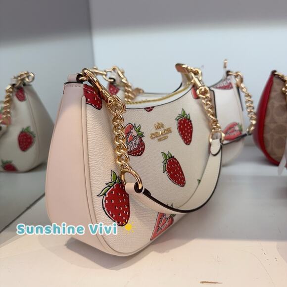 NWT Coach Teri Shoulder Bag Strawberry Print Red Pink White Handbag CAL62 - Picture 2 of 12